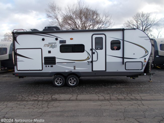 New 2022 Forest River Rockwood Mini Lite 2507S available in Bridgeview, Illinois