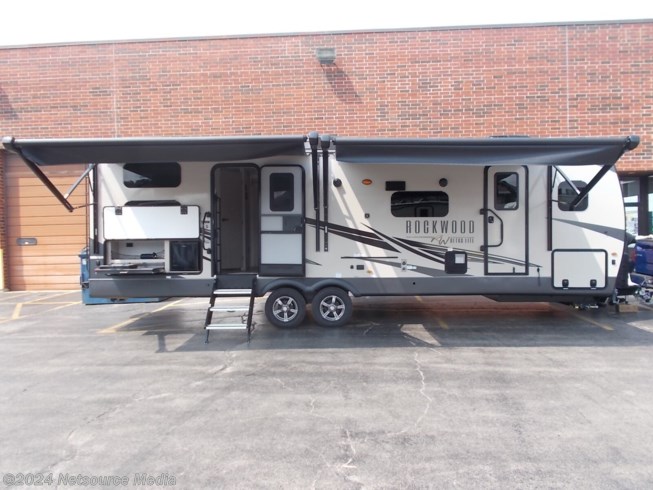New 2022 Forest River Rockwood Ultra Lite 2706WS available in Bridgeview, Illinois