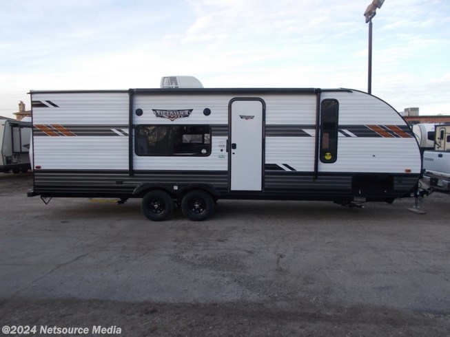 New 2022 Forest River Wildwood X-Lite 261BHXL available in Bridgeview, Illinois