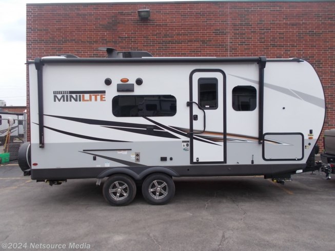 New 2022 Forest River Rockwood Mini Lite 2104S available in Bridgeview, Illinois