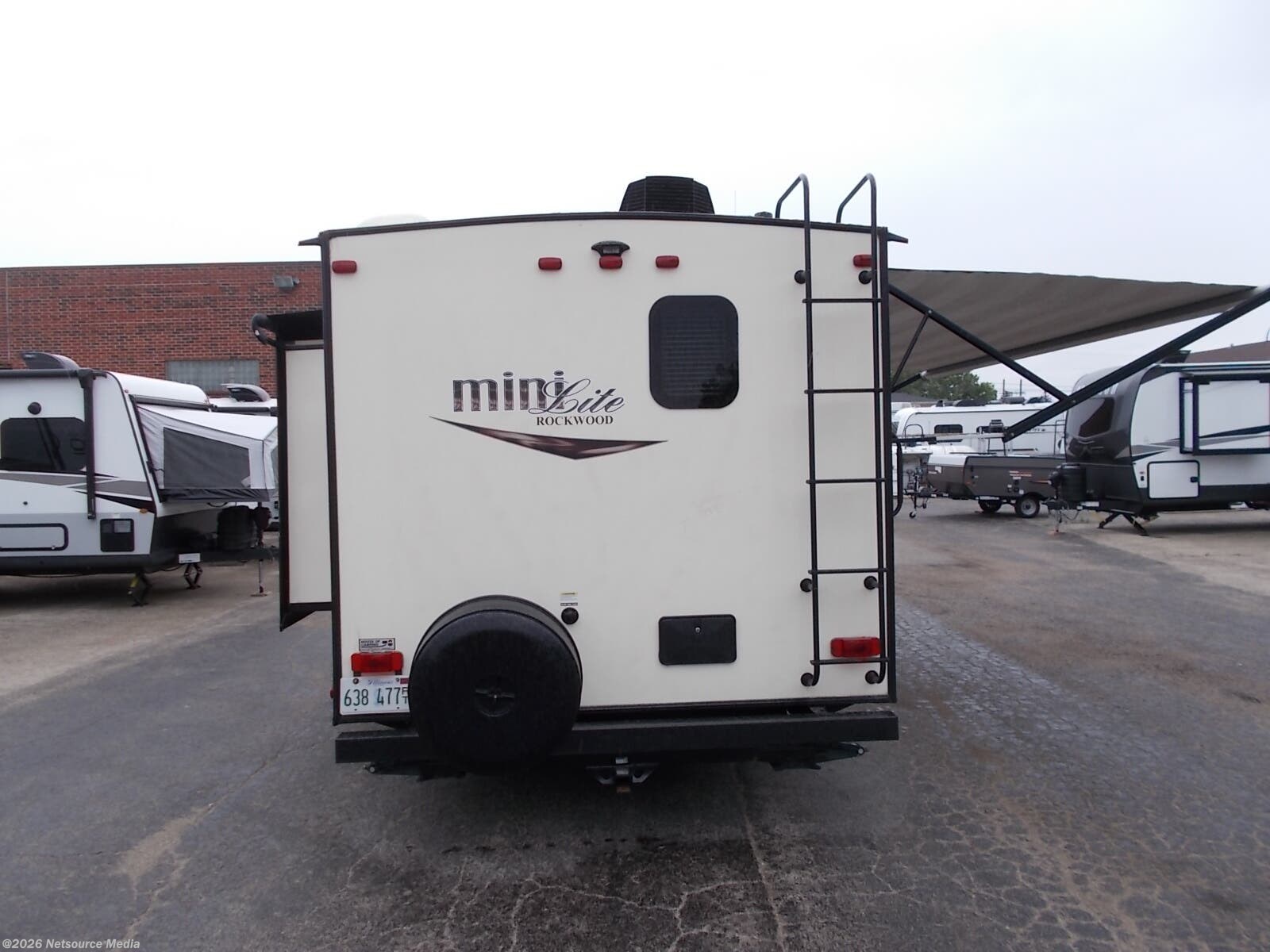 2015 Forest River Rockwood Mini Lite 2502S RV for Sale in Bridgeview