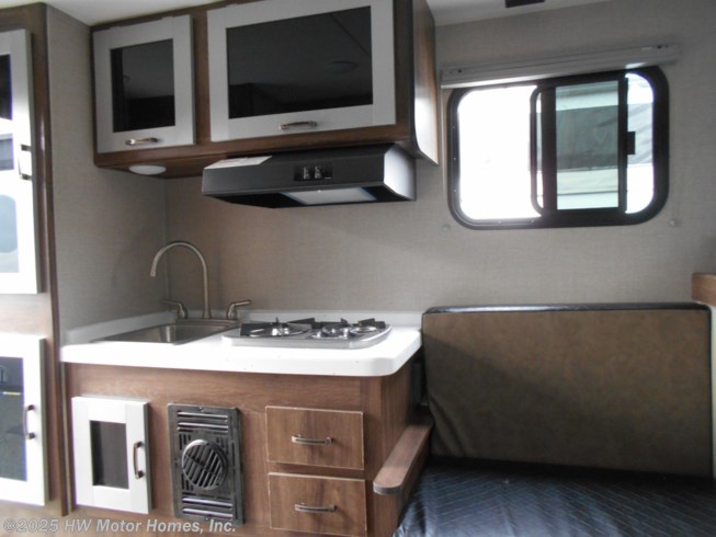 2019 Travel Lite Truck Campers 770 Rsl Shower Inside Rv For Sale In Canton Mi 48188 N96167 Rvusa Com Classifieds