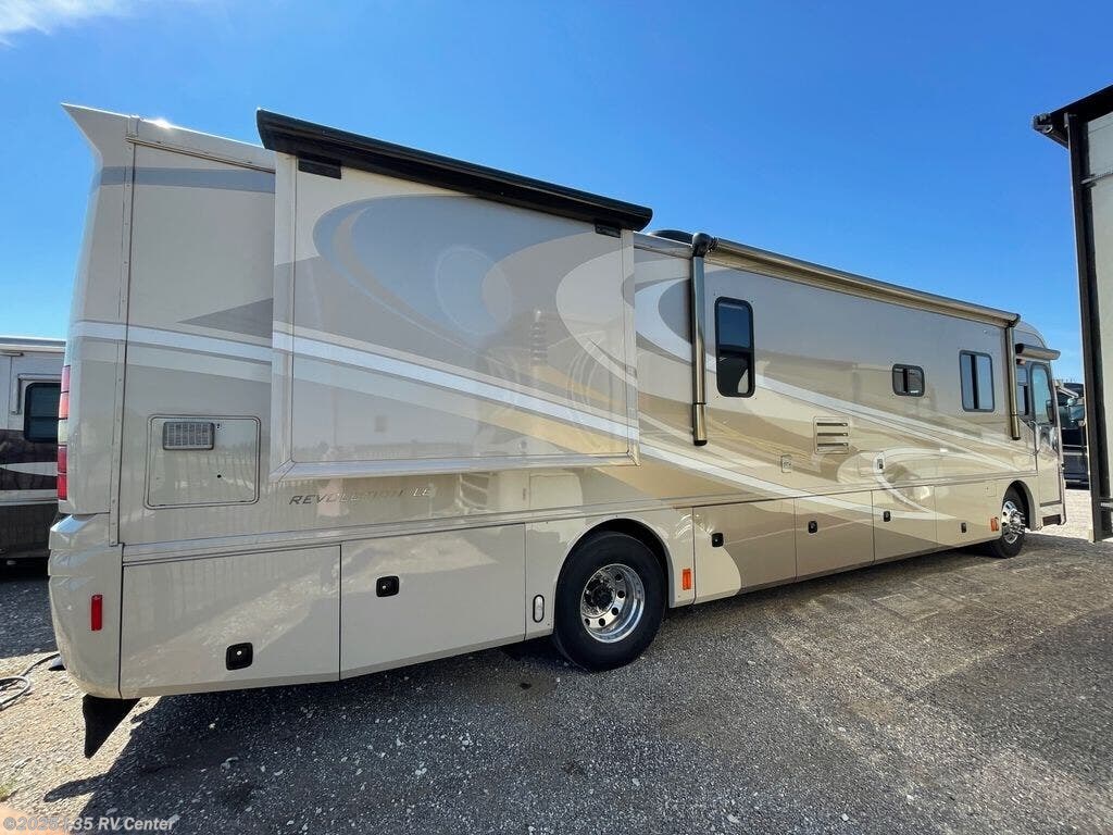 2007 Fleetwood Revolution LE 40V RV for Sale in Denton, TX 76207