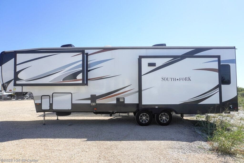 2020 Cruiser RV South Fork 3210RL RV for Sale in Denton, TX 76207