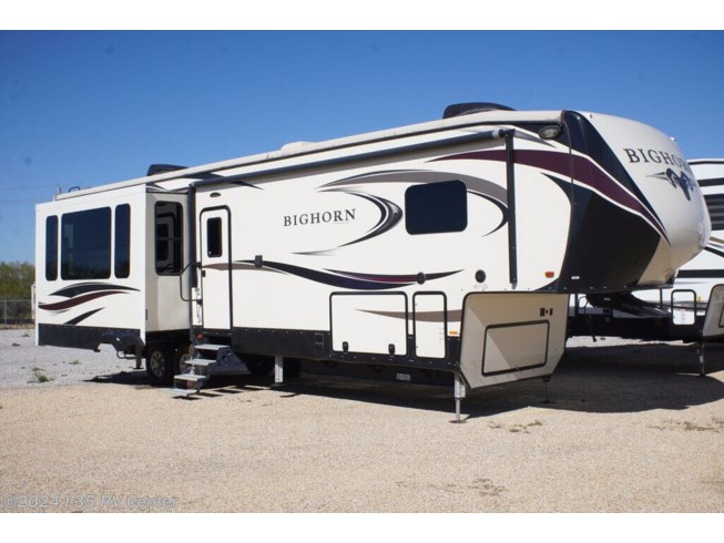 2018 Bighorn Traveler BHTR 39 MB by Heartland from I-35 RV Center in Denton, Texas