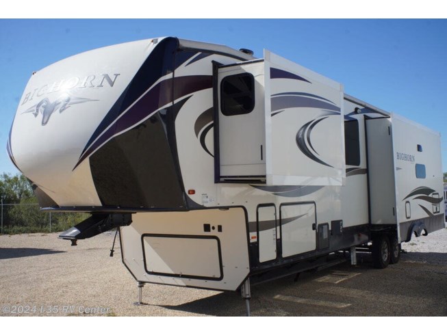2018 Heartland Bighorn Traveler BHTR 39 MB - Used Fifth Wheel For Sale by I-35 RV Center in Denton, Texas