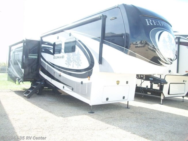 2019 Redwood RV RW3901MB by CrossRoads from I-35 RV Center in Denton, Texas