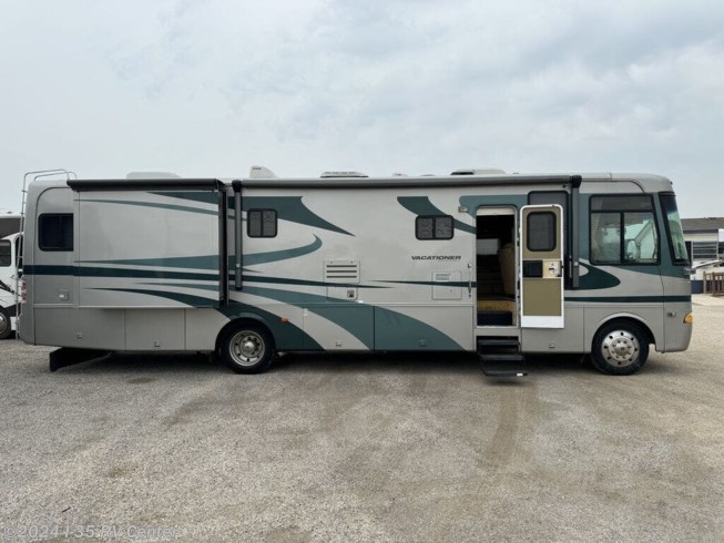 2005 Vacationer M-37PCT Workhorse by Holiday Rambler from I-35 RV Center in Denton, Texas