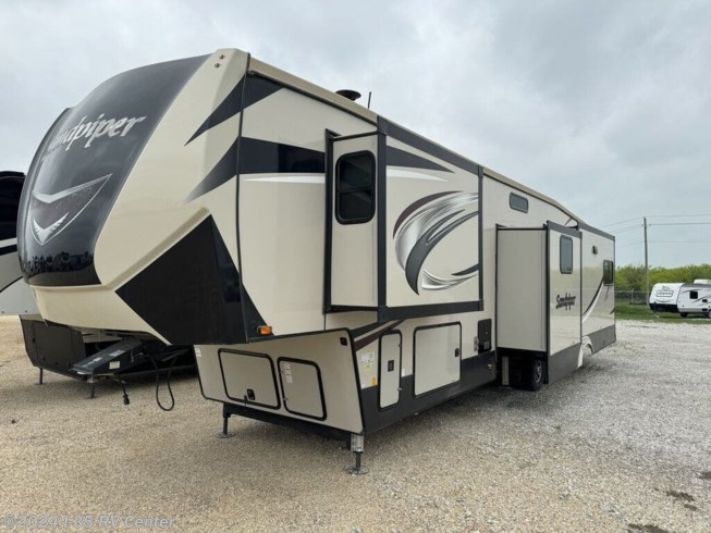 2019 Sandpiper 372LOK by Forest River from I-35 RV Center in Denton, Texas