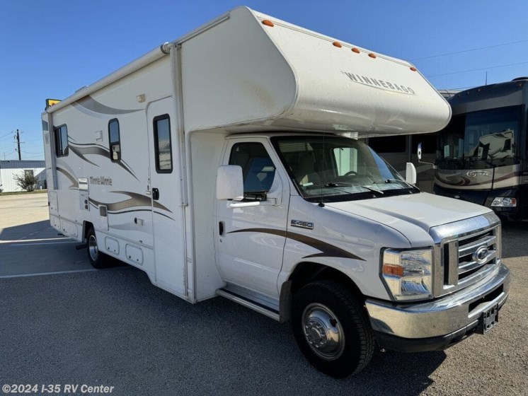 Used 2015 Winnebago Minnie Winnie 27Q available in Denton, Texas