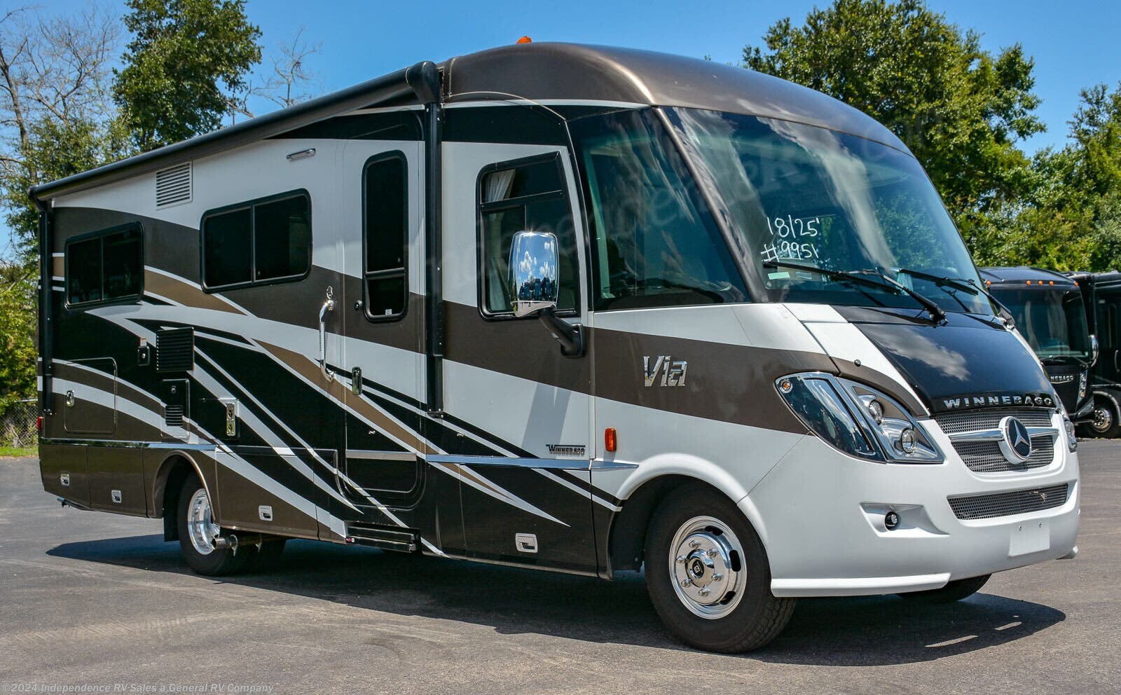 2018 Winnebago Via 25P, Sale Pending RV for Sale in Winter Garden, FL ...