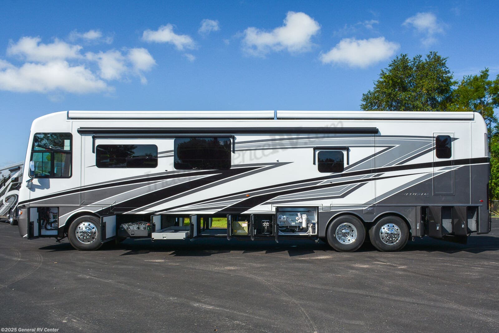 2022 Newmar Ventana 4369 RV for Sale in Winter Garden, FL 34787 10626