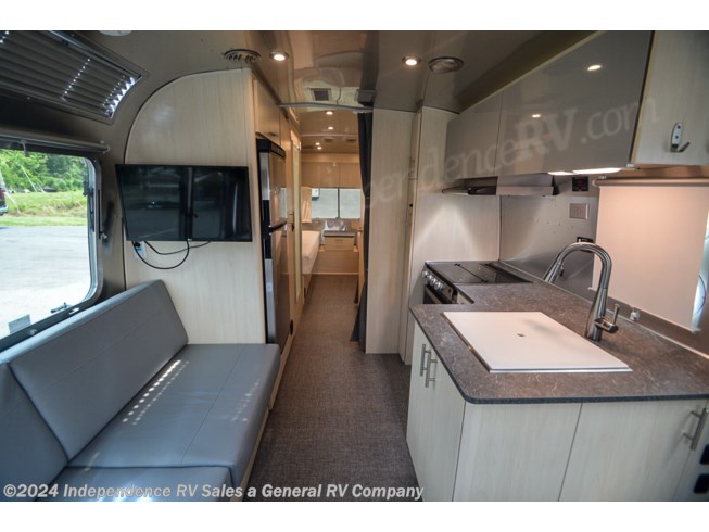 2022 Flying Cloud 25FB Twin, Sale Pending by Airstream from Independence RV Sales in Winter Garden, Florida