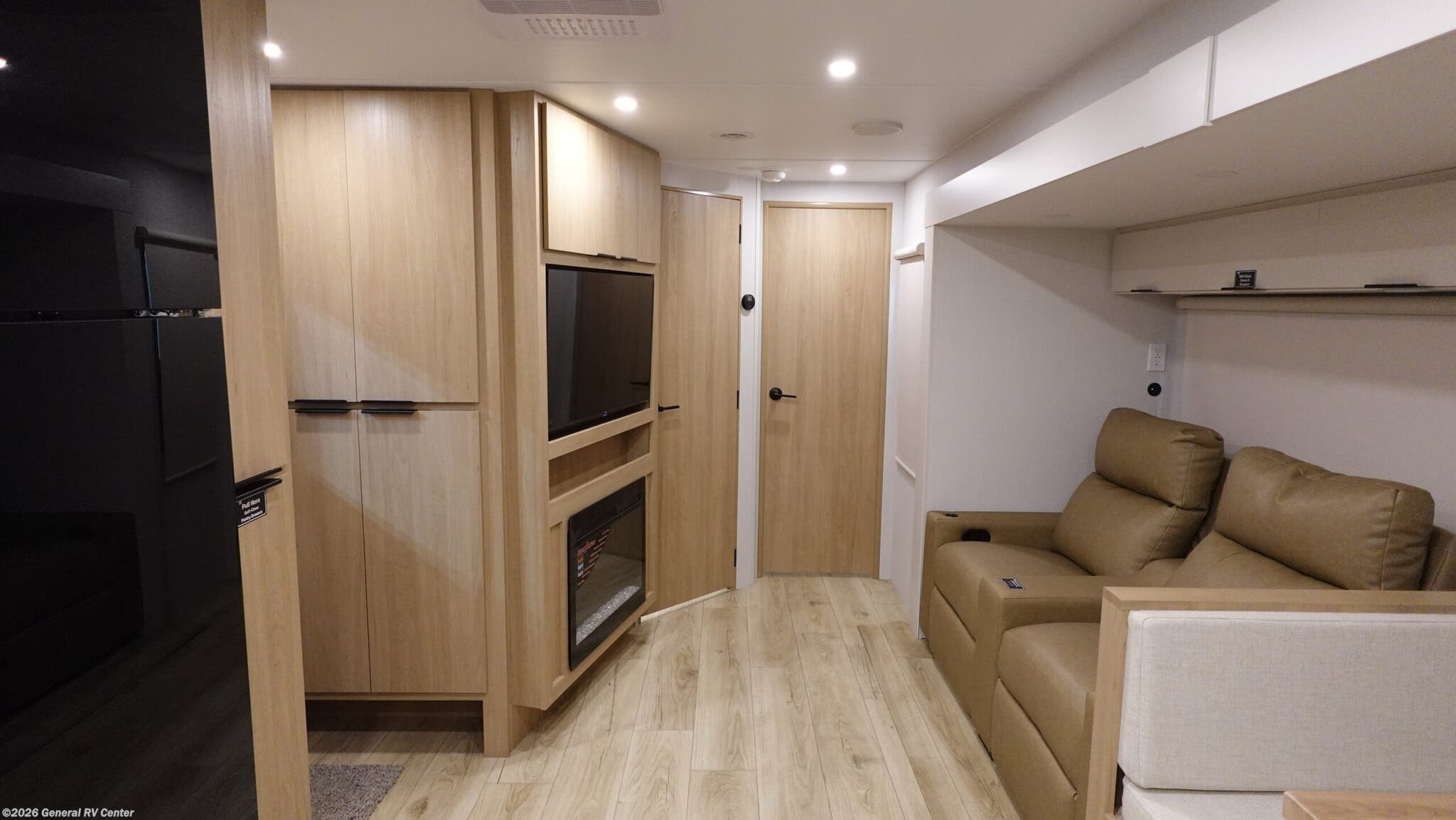 2026 Winnebago Thrive 26FKD - New Travel Trailer For Sale by General RV Center in Winter Garden, Florida