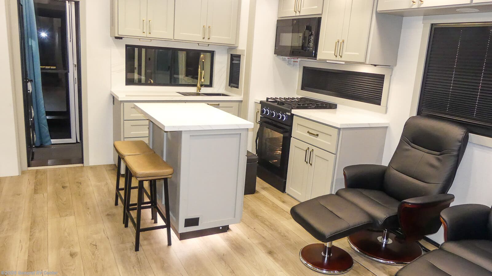 2025 Brinkley RV Model G 3250 - Used Fifth Wheel For Sale by General RV Center in Winter Garden, Florida