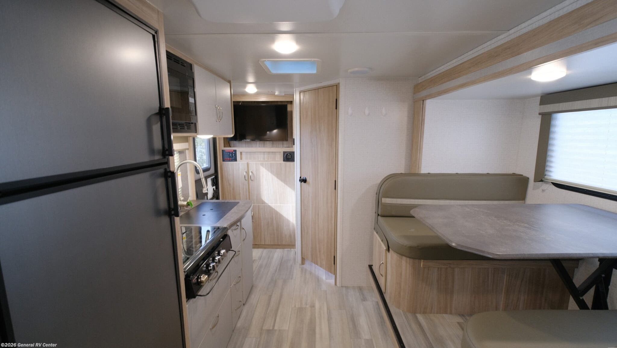 2022 Winnebago Micro Minnie 1808FBS - Used Travel Trailer For Sale by General RV Center in Winter Garden, Florida