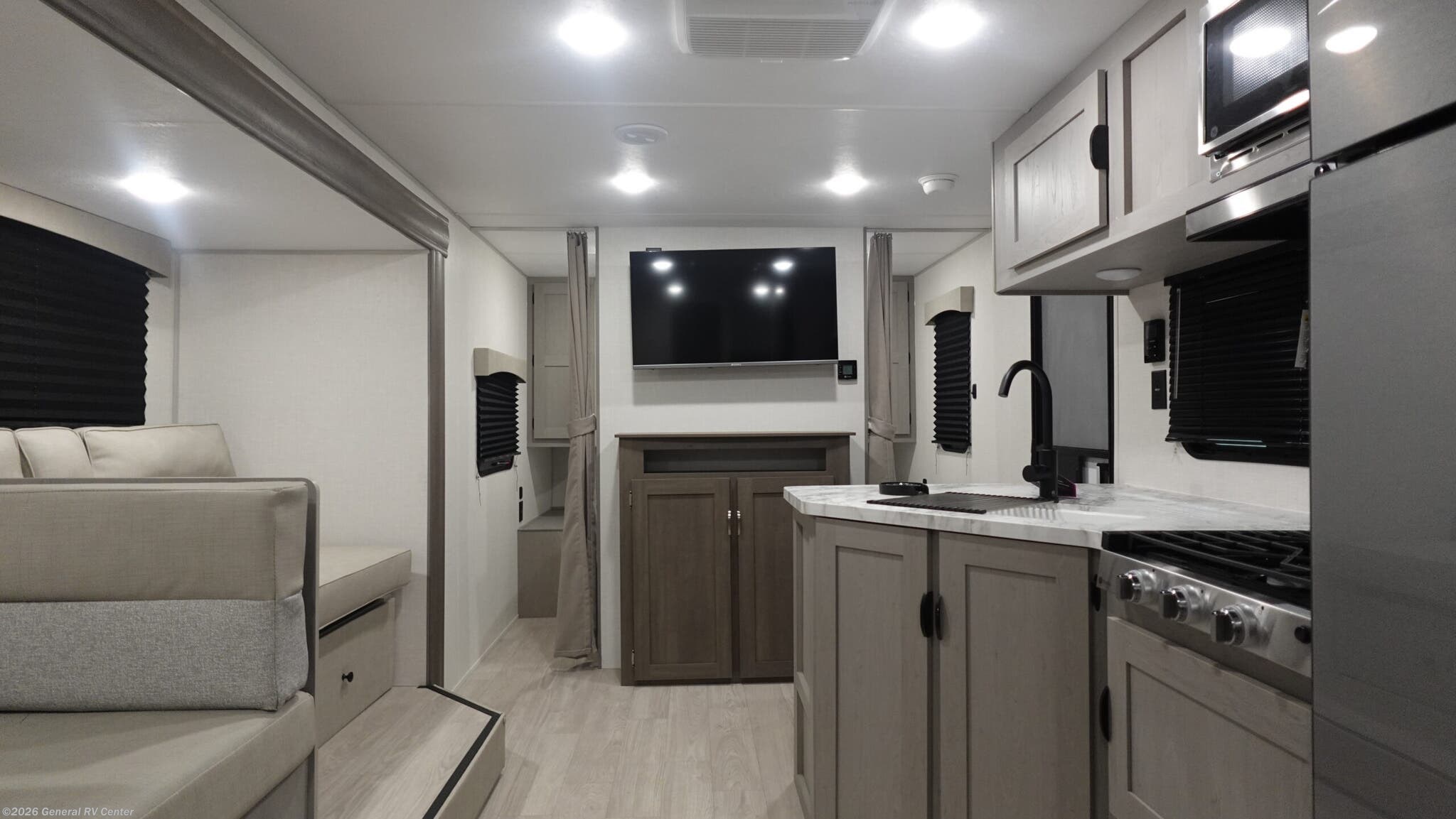 New 2026 Coachmen Clipper 262DBS available in Winter Garden, Florida
