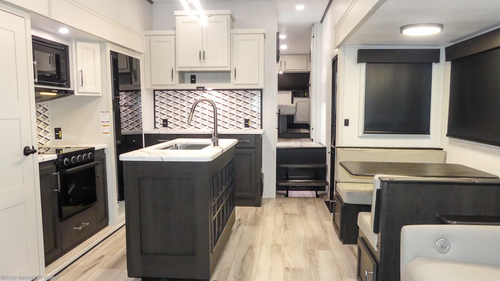 New 2026 Keystone Arcadia 292SLRL available in Winter Garden, Florida