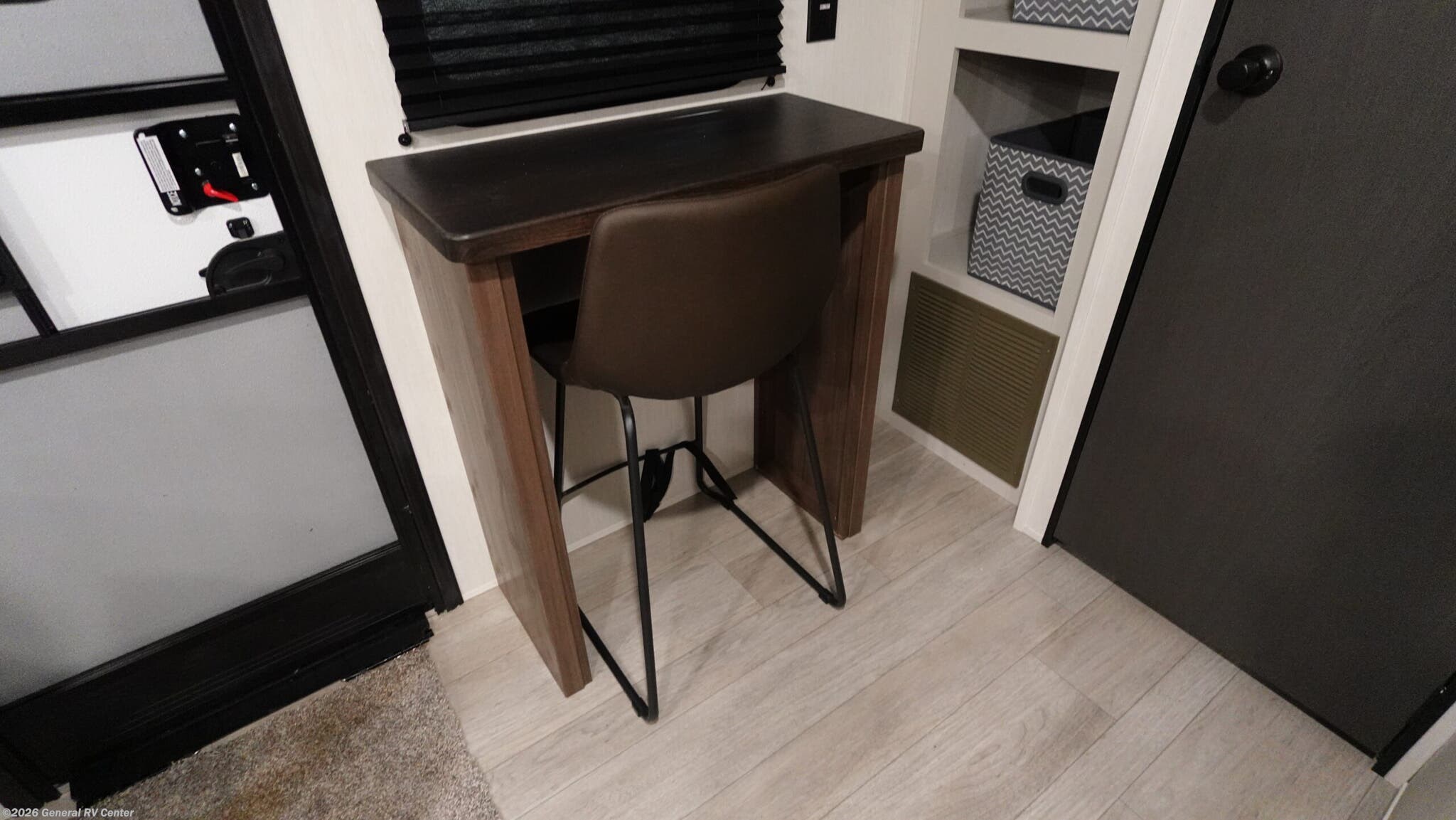 2026 Winnebago Micro Minnie 2108DS - New Travel Trailer For Sale by General RV Center in Winter Garden, Florida