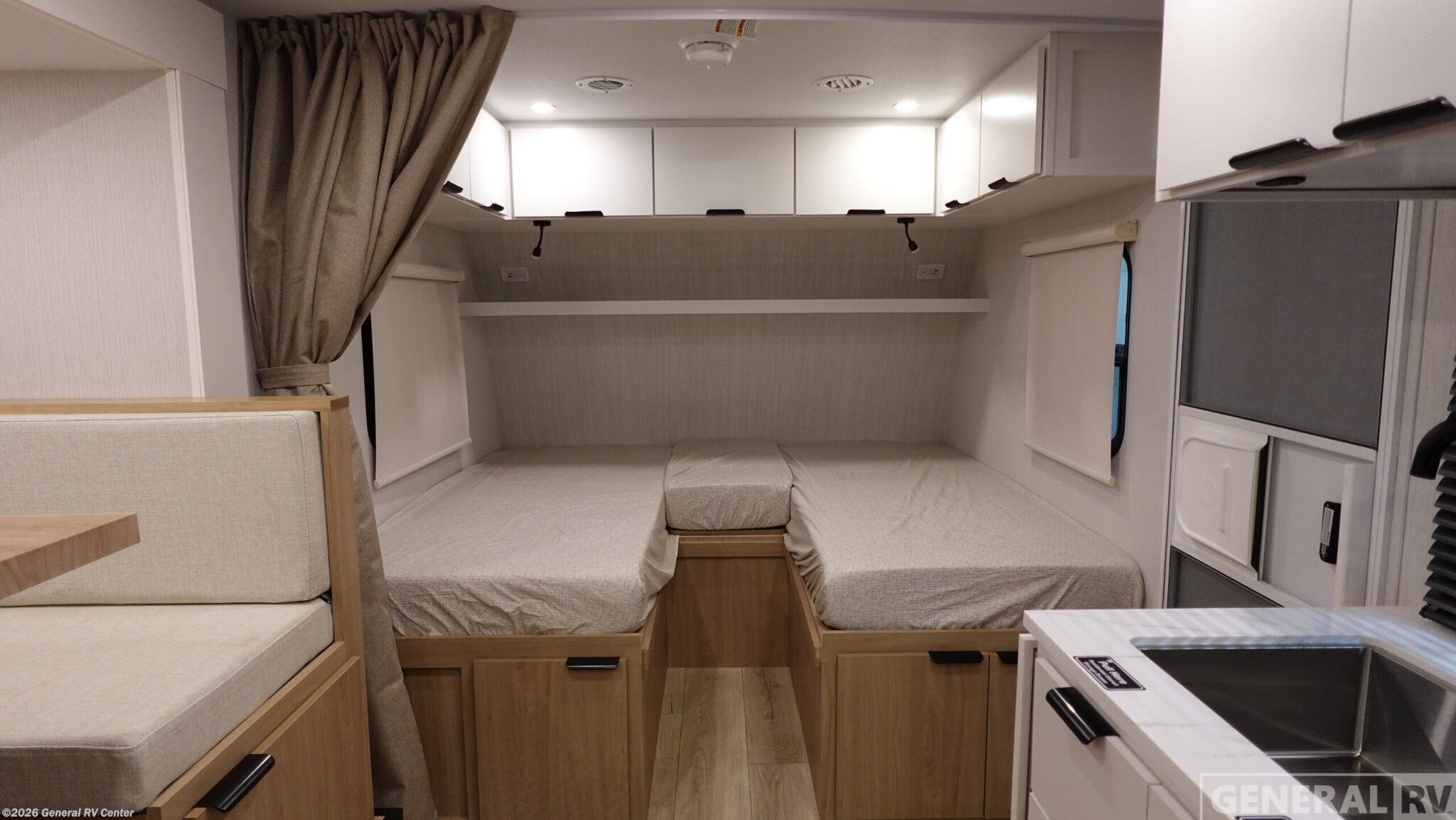 New 2026 Winnebago Micro Minnie 2108TB available in Winter Garden, Florida