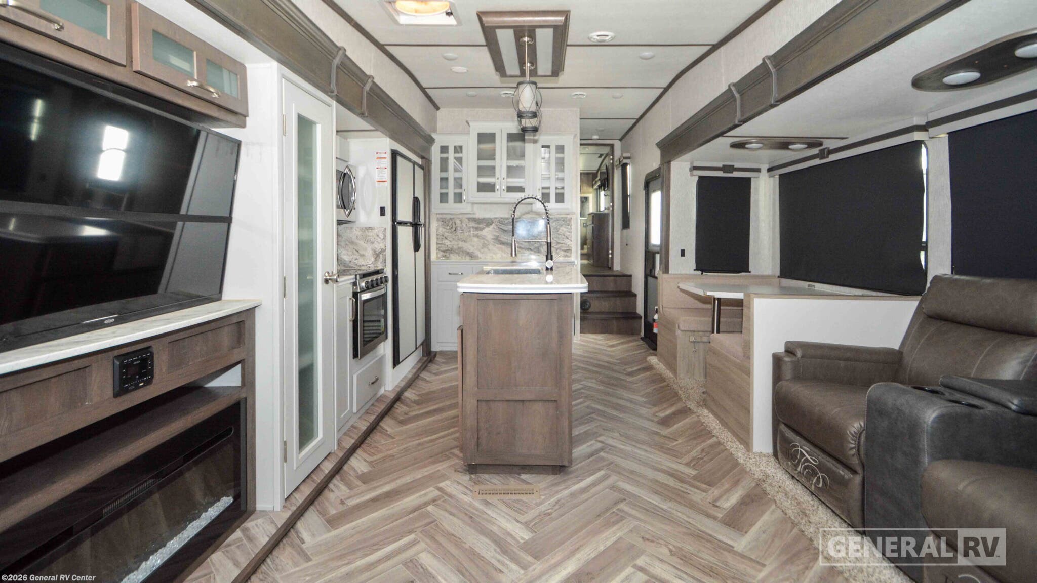 Used 2021 Dutchmen Astoria 3173RLP available in Winter Garden, Florida