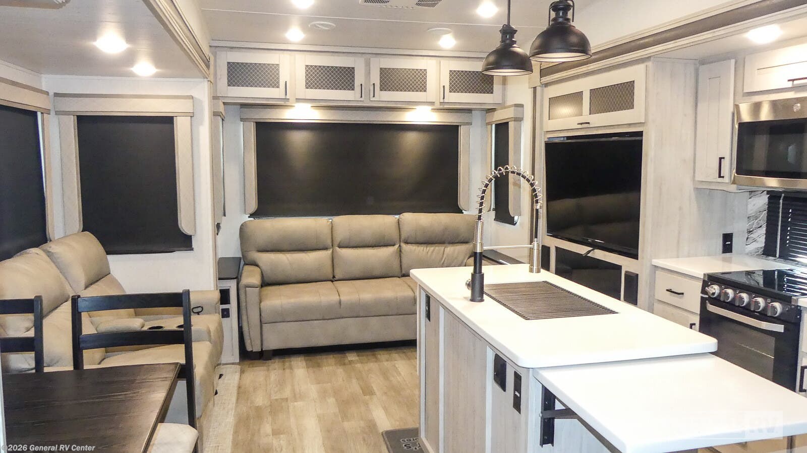 2023 East to West Tandara 320RL - Used Fifth Wheel For Sale by General RV Center in Winter Garden, Florida