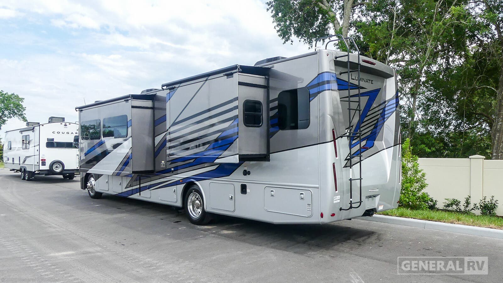 2026 Luminate HH36 by Thor Motor Coach from General RV Center in Winter Garden, Florida