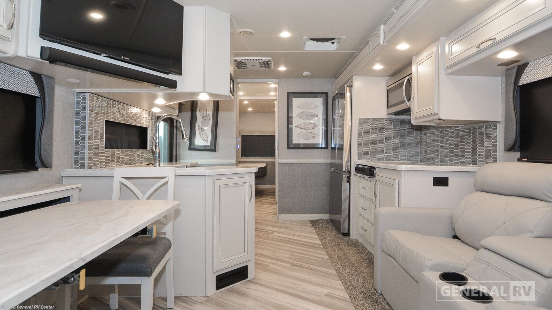 2022 Fleetwood Bounder 35GL - Used Class A For Sale by General RV Center in Winter Garden, Florida
