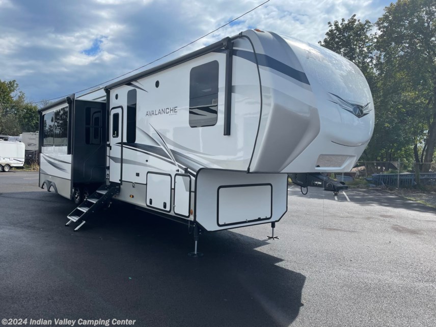 New 2024 Keystone Avalanche 390DS available in Souderton, Pennsylvania
