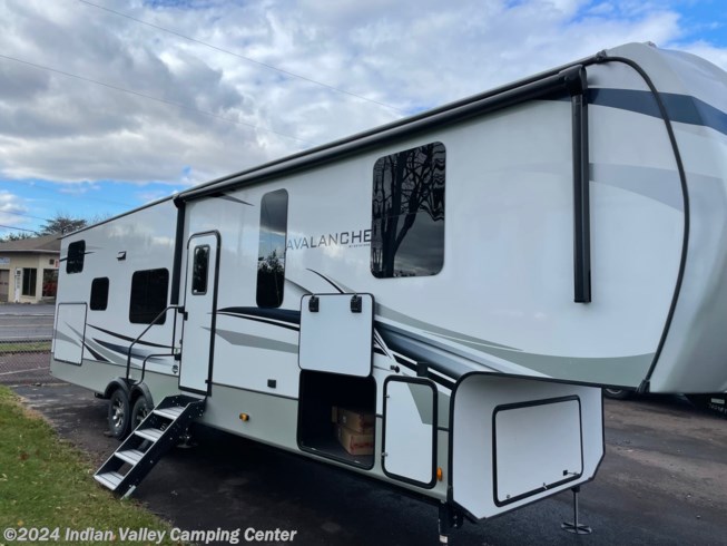 2022 Avalanche 352BH by Keystone from Indian Valley Camping Center in Souderton, Pennsylvania