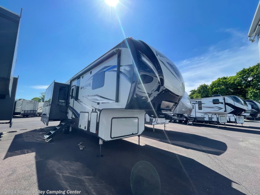 Used 2018 Keystone Avalanche 320RS available in Souderton, Pennsylvania