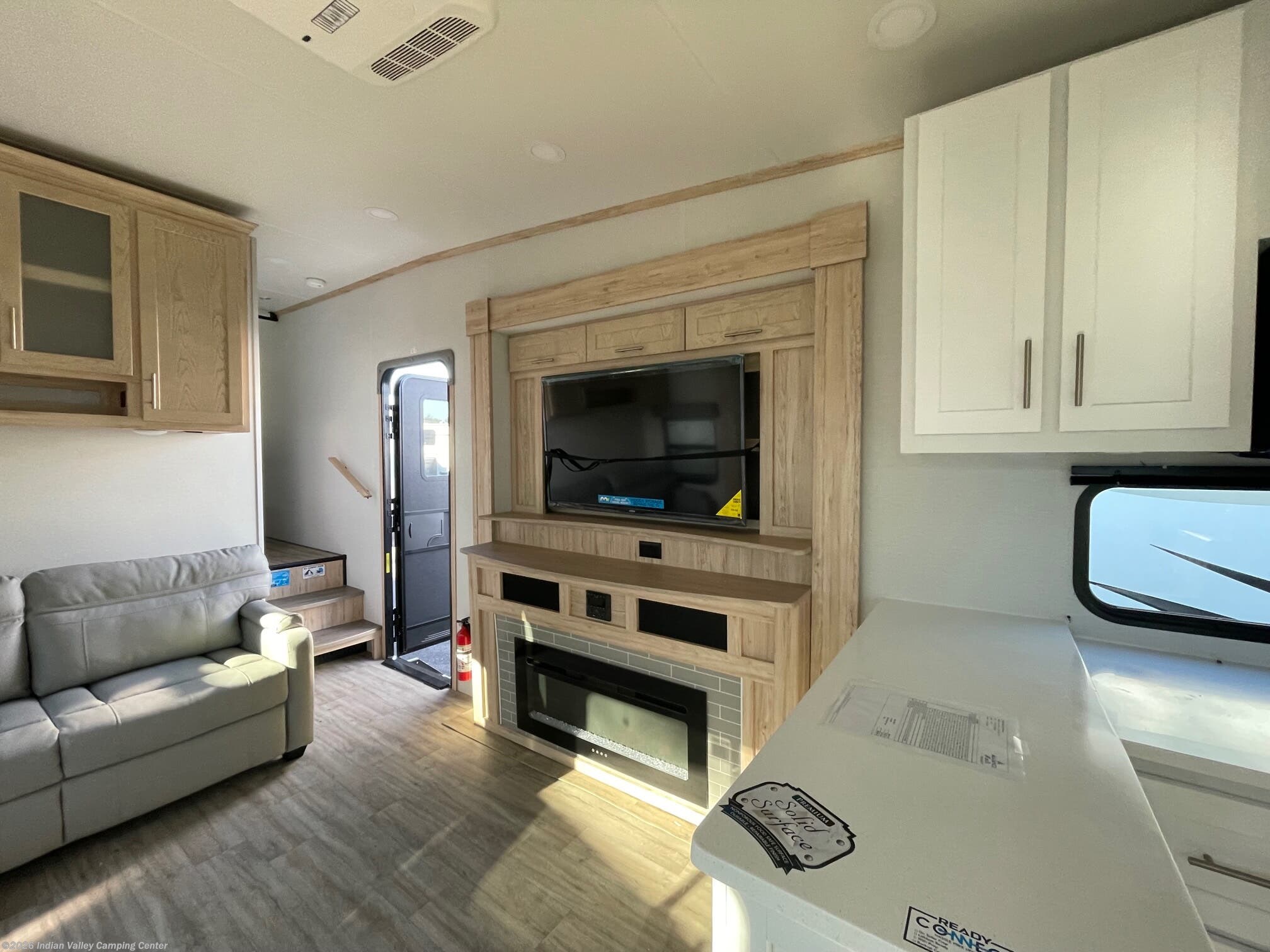 2023 Alliance RV Avenue 33RKS