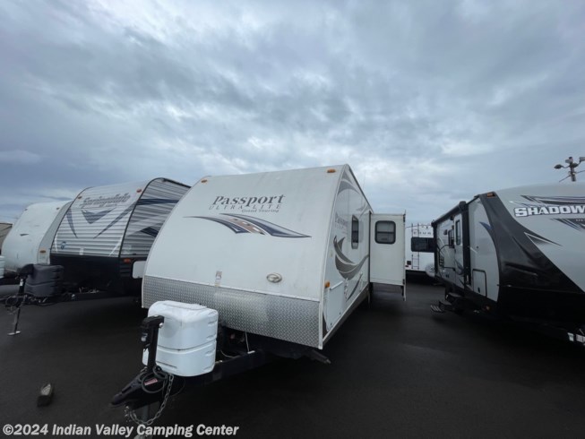 2013 Keystone Passport Ultra Lite Grand Touring 2890RL - Used Travel Trailer For Sale by Indian Valley Camping Center in Souderton, Pennsylvania