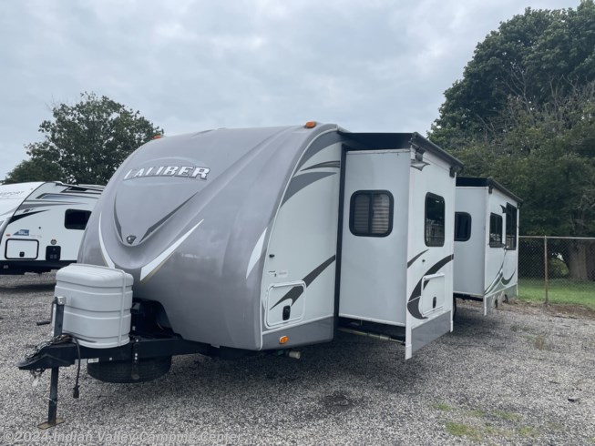 2011 Heartland Caliber CB 315 RKBS - Used Travel Trailer For Sale by Indian Valley Camping Center in Souderton, Pennsylvania