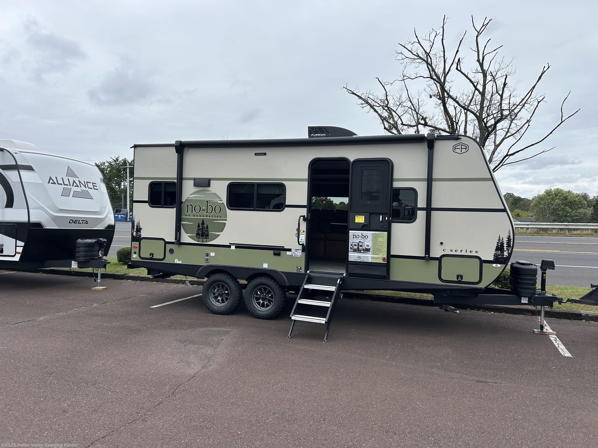 2025 Forest River No Boundaries 20.1 - New Travel Trailer For Sale by Indian Valley Camping Center in Souderton, Pennsylvania features Roof Vents, Microwave, Queen Bed, Central Vacuum, Water Heater