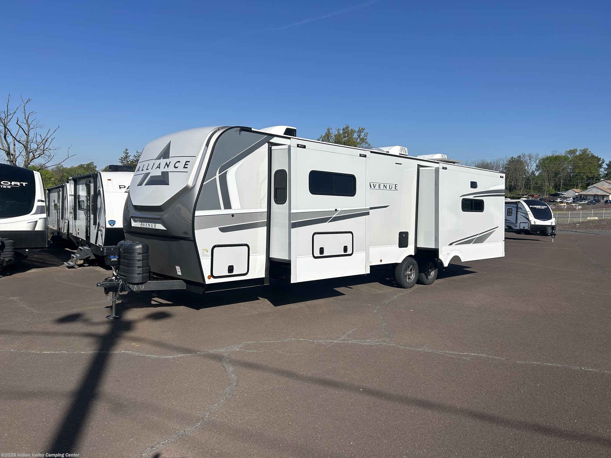 2025 Alliance RV Avenue 332RL - New Travel Trailer for sale by Indian Valley Camping Center in Souderton, Pennsylvania