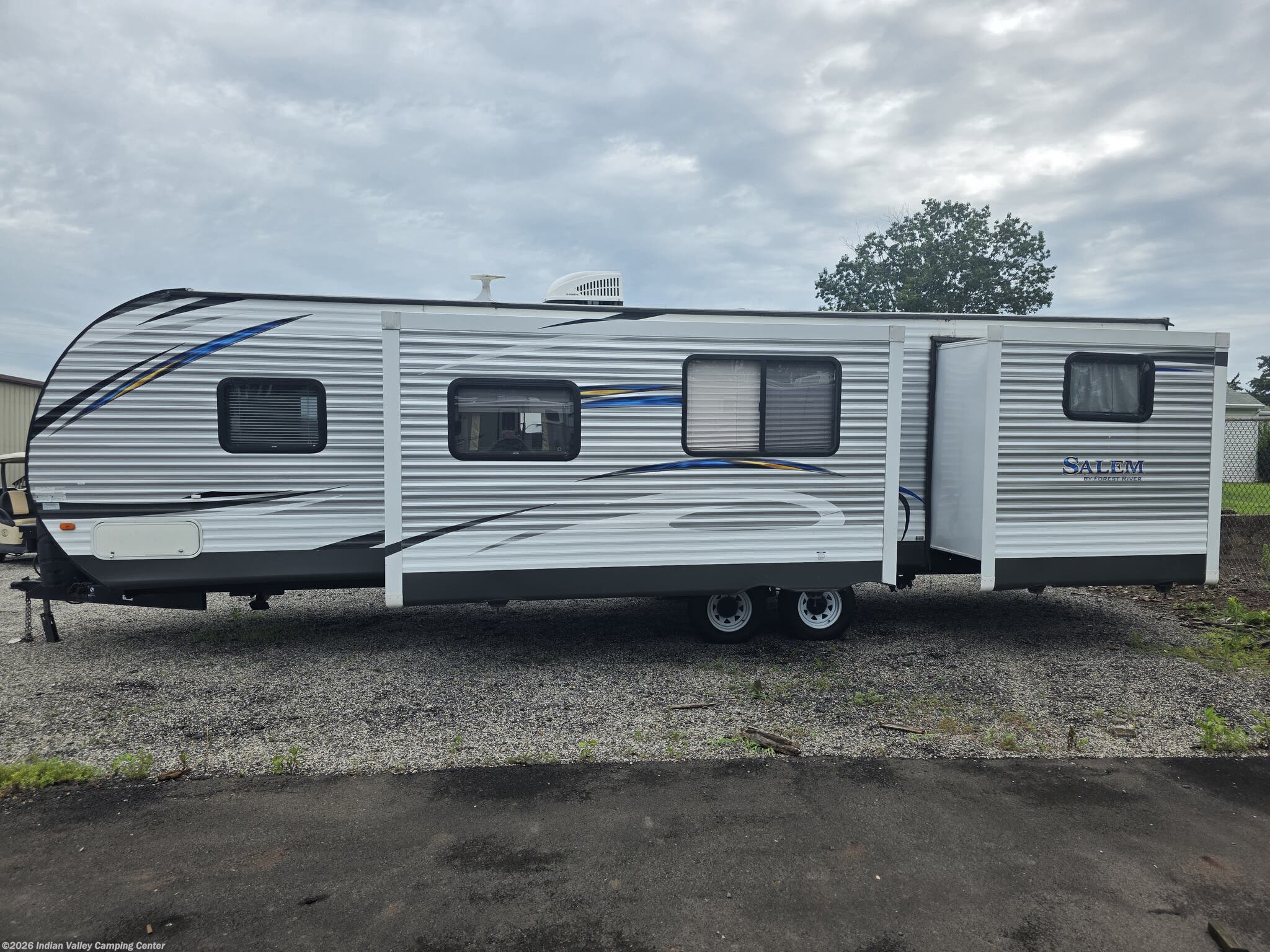 2018 Salem LE 28CKDS by Forest River from Indian Valley Camping Center in Souderton, Pennsylvania