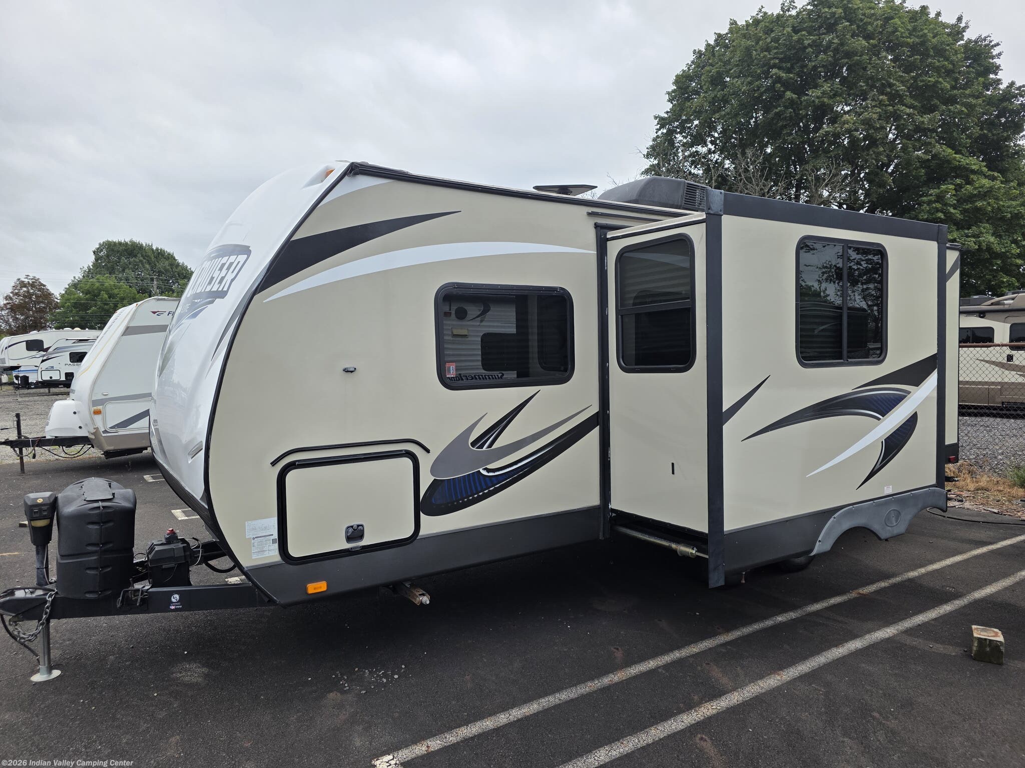 2018 Cruiser RV Shadow Cruiser SC225RBS - Used Travel Trailer For Sale by Indian Valley Camping Center in Souderton, Pennsylvania features Shower, Medicine Cabinet, Air Conditioning, Exterior Speakers, Leveling Jacks