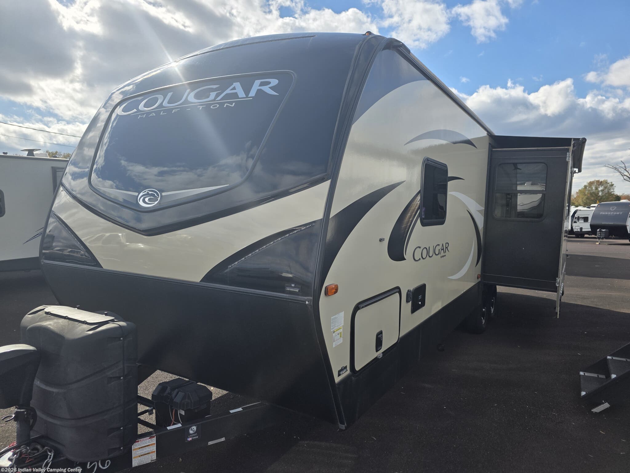 2019 Keystone Cougar Half-Ton 27RES - Used Travel Trailer For Sale by Indian Valley Camping Center in Souderton, Pennsylvania features Refrigerator, Stove, Stove Top Burner, Oven, Air Conditioning