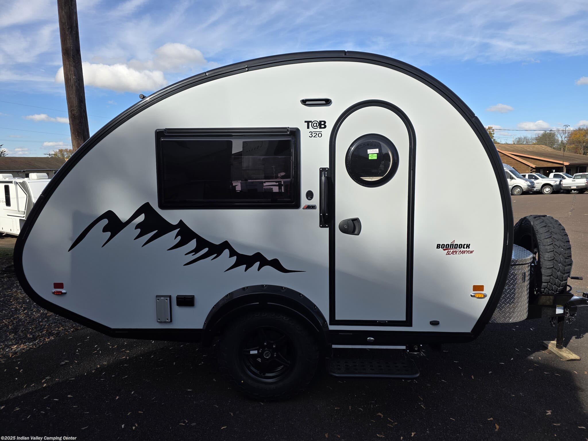 2026 NuCamp TAB 320 Black Canyon