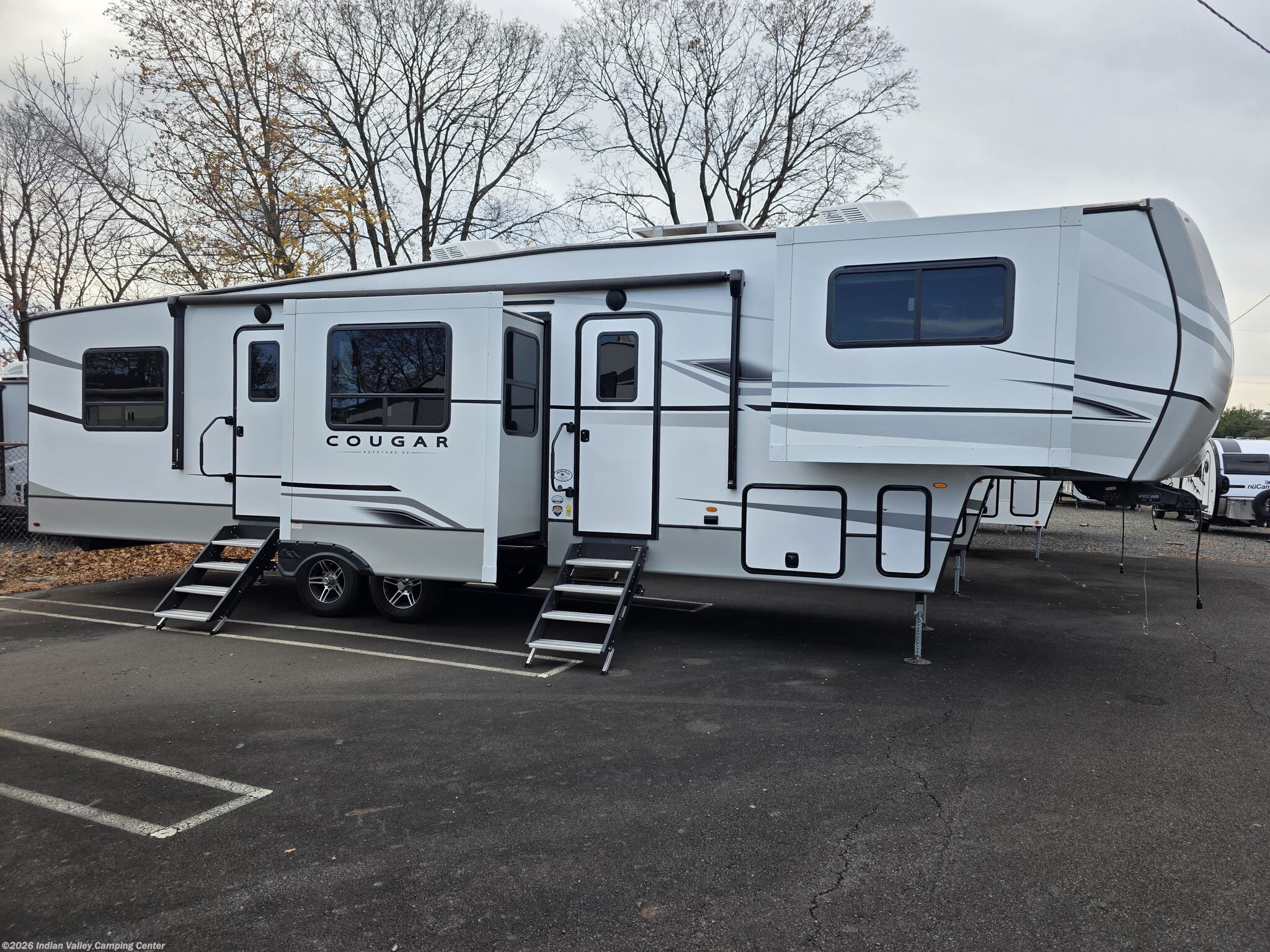 2023 Keystone Cougar 354FLS - Used Fifth Wheel For Sale by Indian Valley Camping Center in Souderton, Pennsylvania features Converter, Power Awning, Slideout, Ladder, External Shower