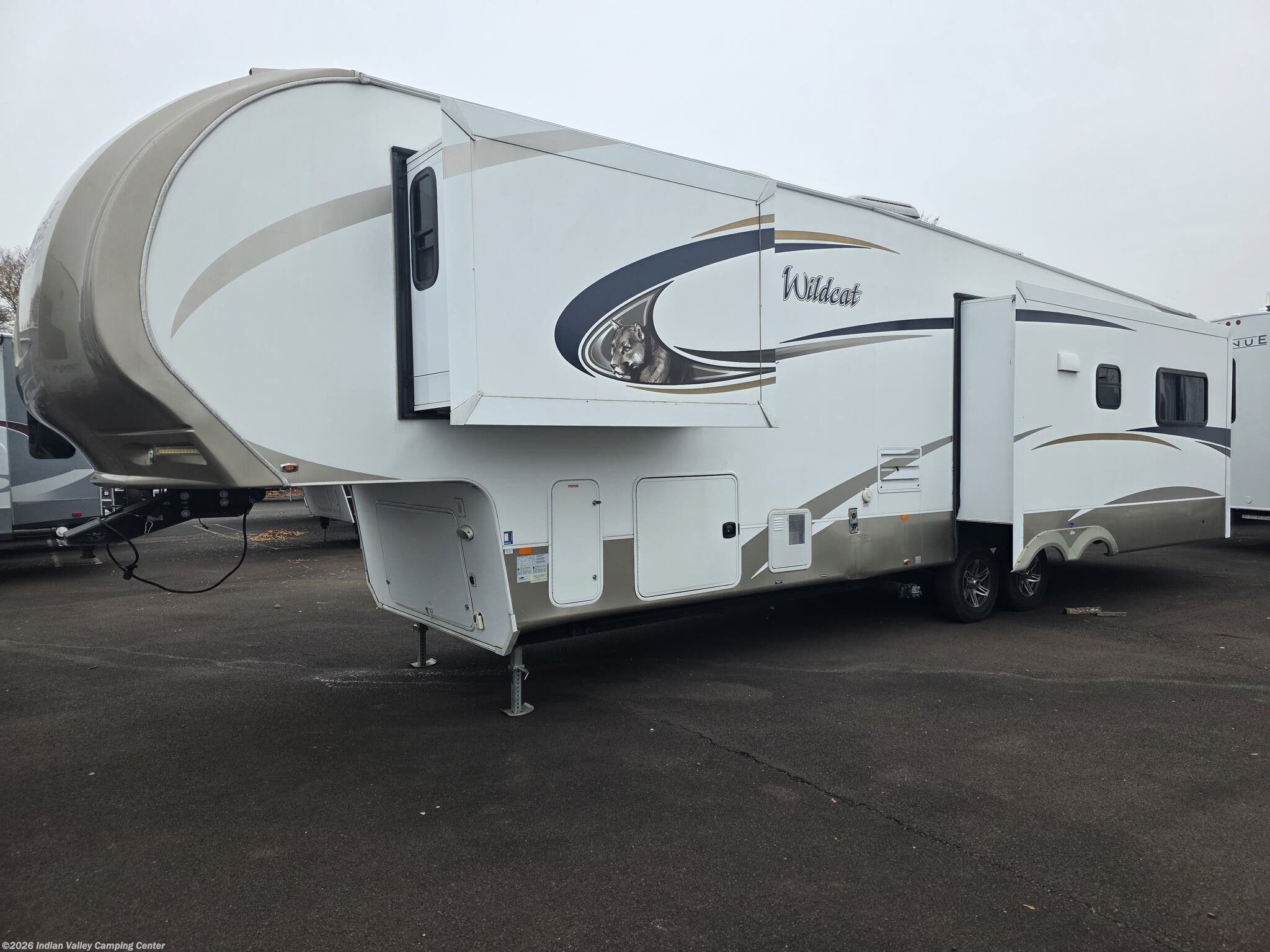 2016 Wildcat 327CK by Forest River from Indian Valley Camping Center in Souderton, Pennsylvania