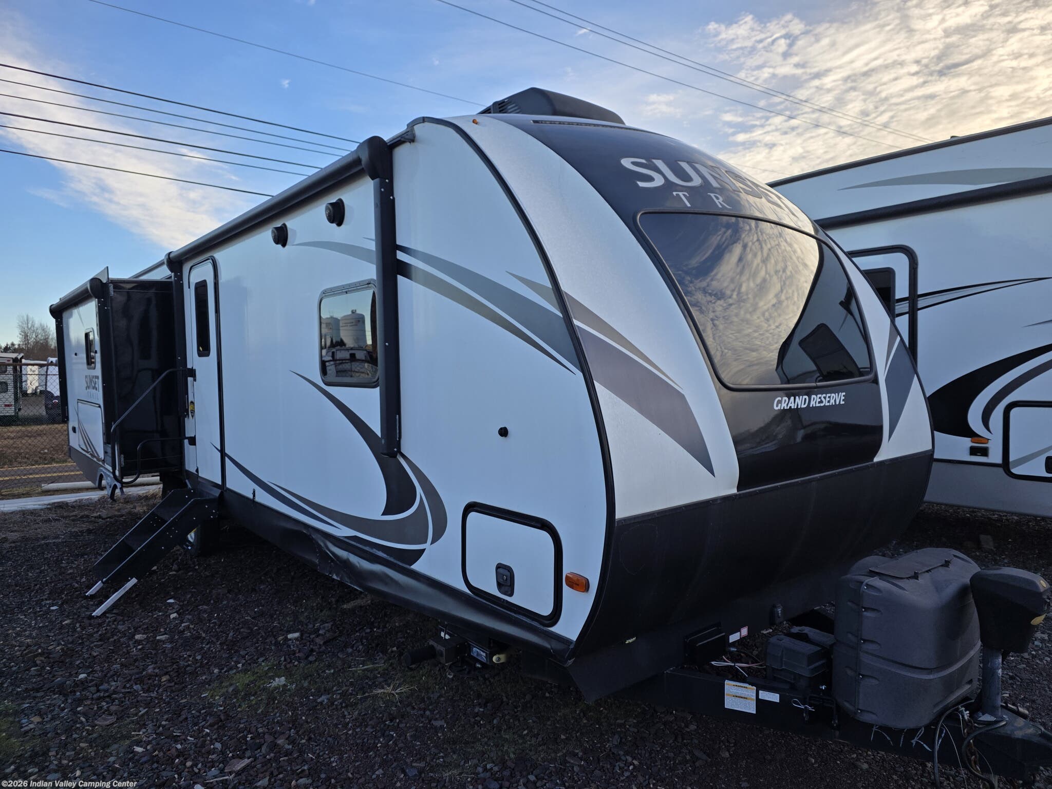 2019 CrossRoads Sunset Trail Grand Reserve 33SI
