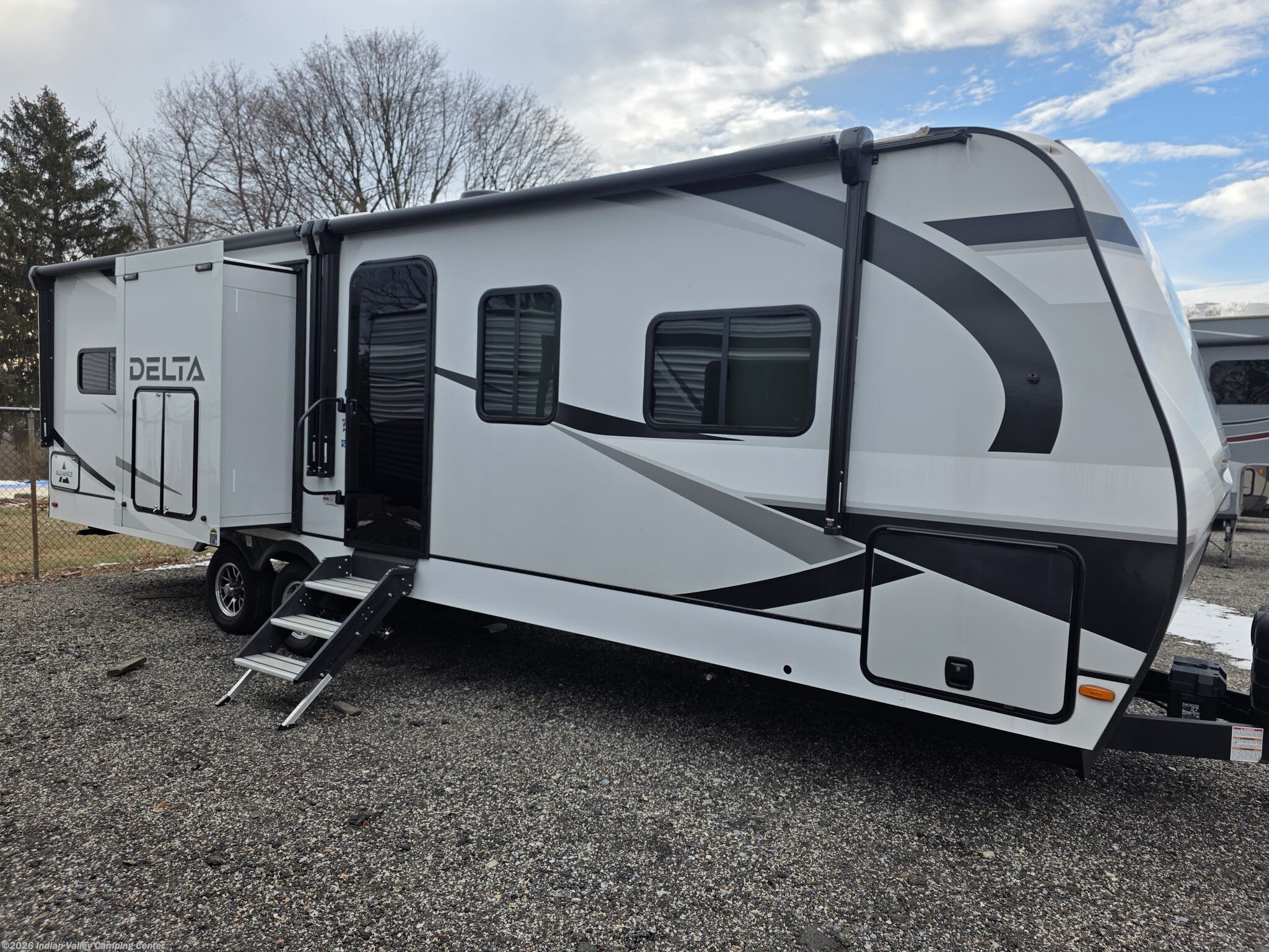 2024 Alliance RV Delta 294RK - Used Travel Trailer For Sale by Indian Valley Camping Center in Souderton, Pennsylvania features Insulated, Solar Panel, Enclosed Underbelly, Smart TV, Ladder