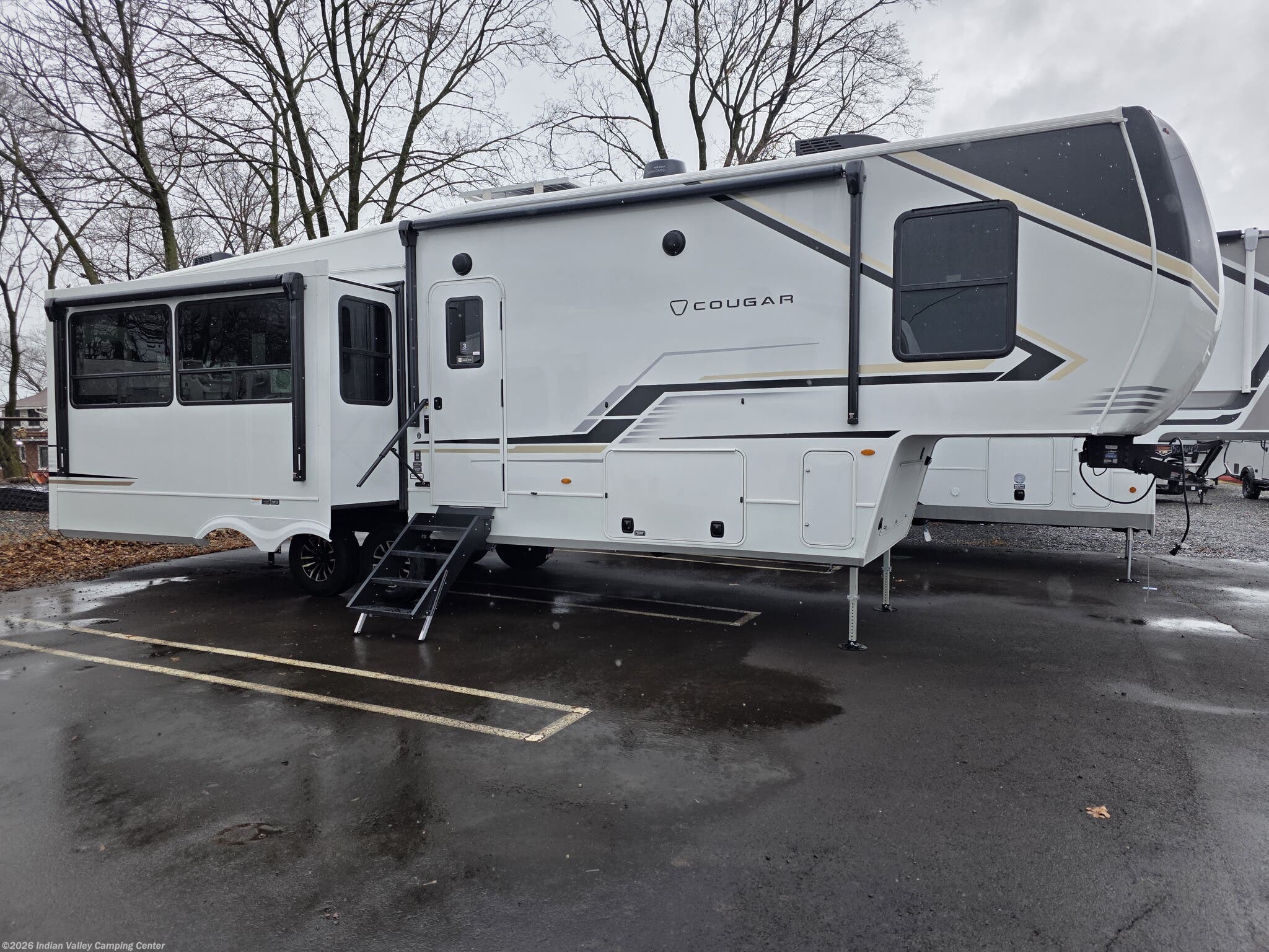 2026 Keystone Cougar 316RLS - New Fifth Wheel For Sale by Indian Valley Camping Center in Souderton, Pennsylvania features Air Conditioning, Fantastic Fan, Washer/Dryer Prep, Queen Bed, Ladder