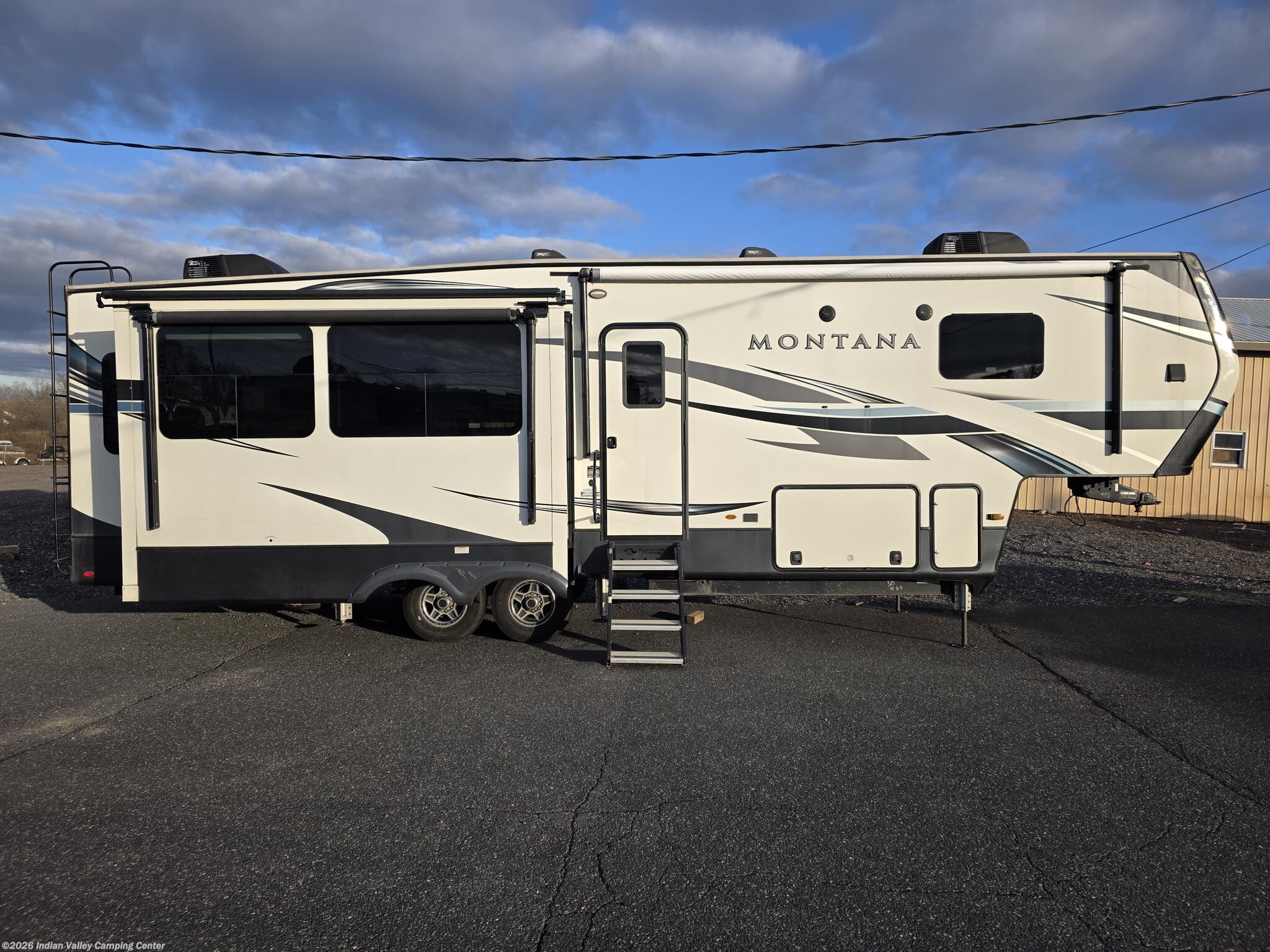 2021 Montana 3121RL by Keystone from Indian Valley Camping Center in Souderton, Pennsylvania