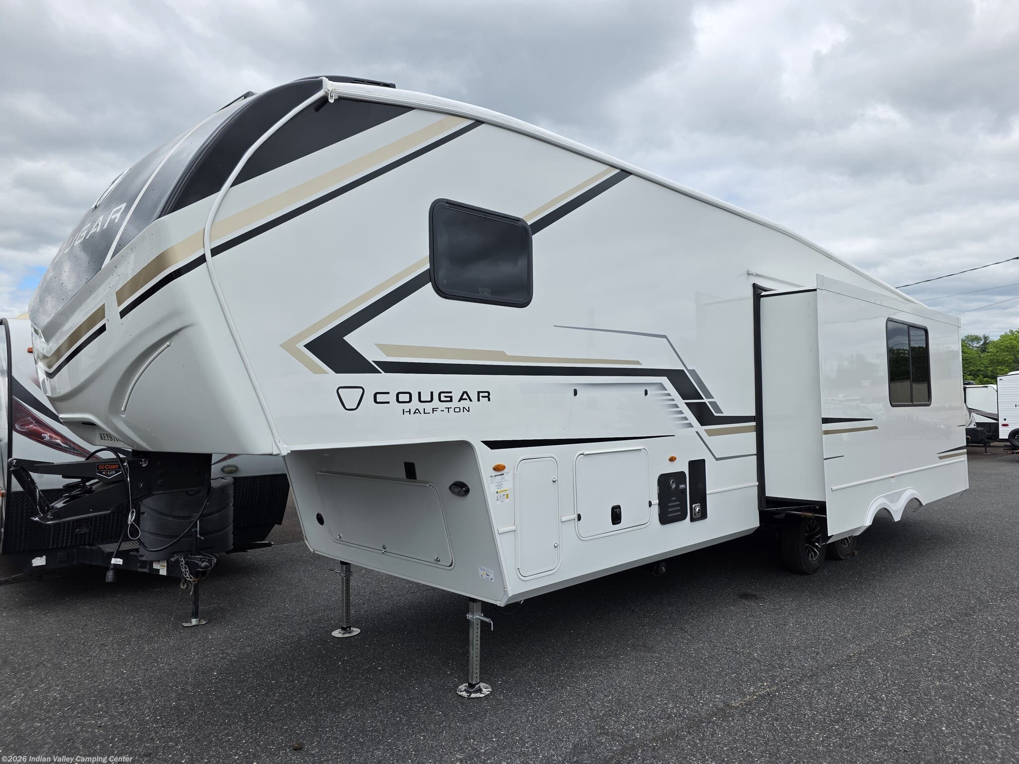 2026 Keystone Cougar Eastern 30REP - New Fifth Wheel For Sale by Indian Valley Camping Center in Souderton, Pennsylvania features Air Conditioning, Oven, Furnace, Refrigerator, Slideout