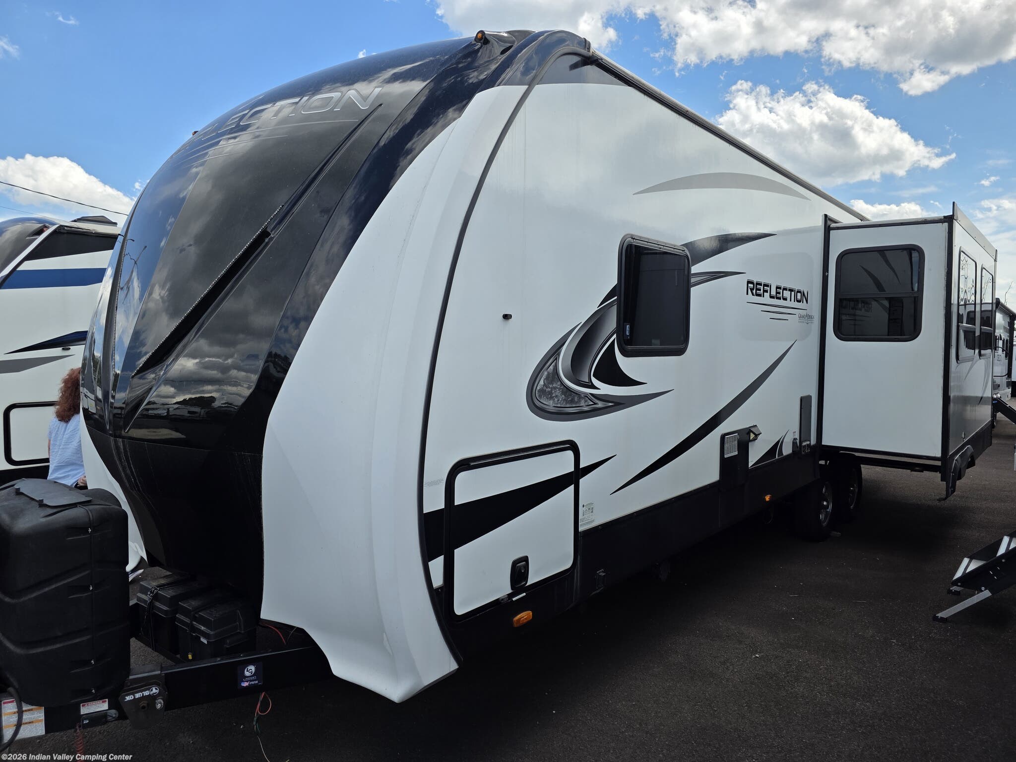 2020 Grand Design Reflection 297RSTS - Used Travel Trailer For Sale by Indian Valley Camping Center in Souderton, Pennsylvania features Microwave, Power Stabilizer Jacks, Solid Surface Countertops, Medicine Cabinet, Black Tank Flush
