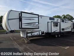 2019 Highland Ridge Mesa Ridge MF371MBH - Used Fifth Wheel for sale by Indian Valley Camping Center in Souderton, Pennsylvania