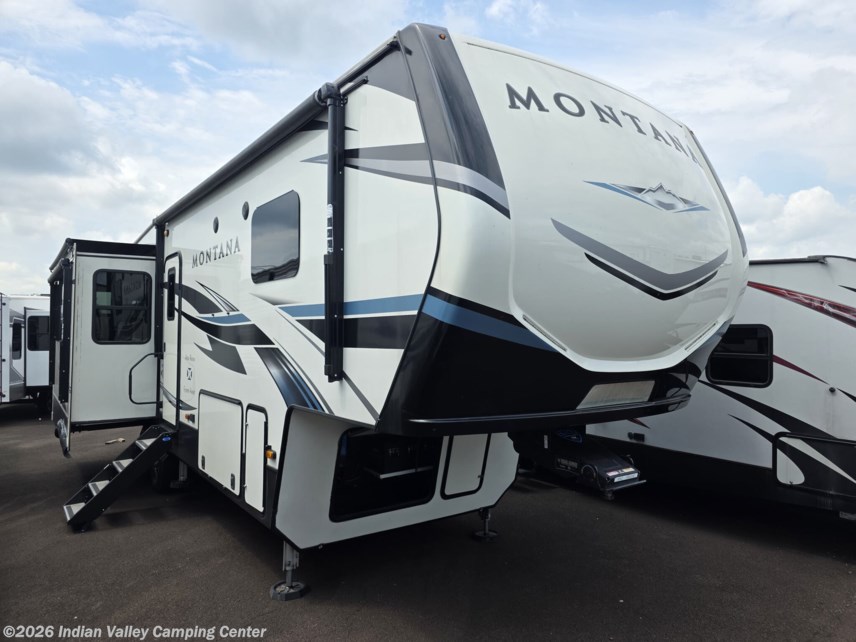 Used 2021 Keystone Montana 3121RL available in Souderton, Pennsylvania
